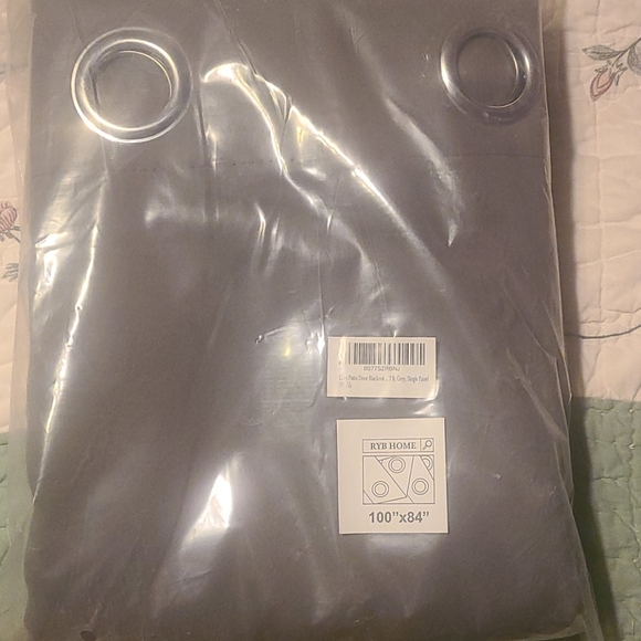 Grey blackout curtains - Picture 2 of 2